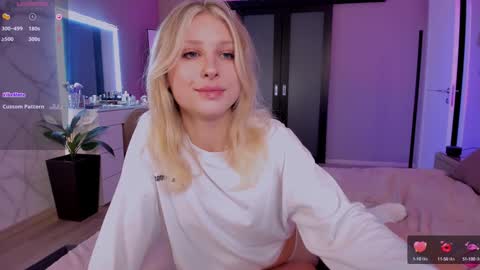 Snapshot of lilyvibe chatting on February 8, 4:04 pm Lily online show from February 8, 4:04 pm