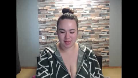 Snapshot of limalagris chatting on October 30, 6:15 am busty princess online show from October 30, 6:15 am