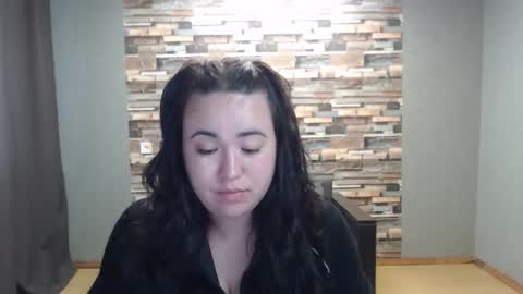 Snapshot of limalagris chatting on April 18, 10:52 am busty princess online show from April 18, 10:52 am