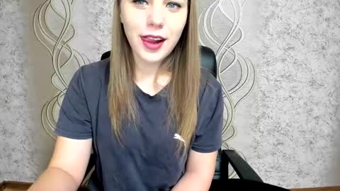    online show from December 18, 9:15 am