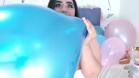 Snapshot of lin_jayani chatting on March 27, 9:14 pm Lin online show from March 27, 9:14 pm