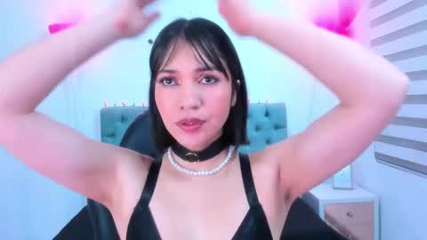  Lina Bedoya  online show from February 10, 11:57 am