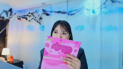  Lina Bedoya  online show from October 30, 11:44 am