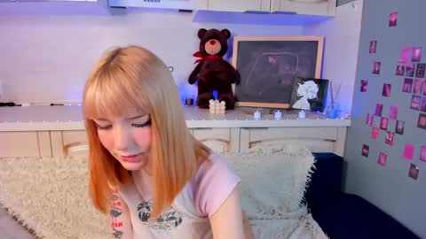 Snapshot of lina_blueeyed chatting on January 31, 6:35 am Lina blueeyed GMT3 1100-1700 Mon Wed Thu Sat Sun online show from January 31, 6:35 am