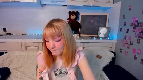 Snapshot of lina_blueeyed chatting on February 5, 11:12 am Lina blueeyed GMT3 1100-1700 Mon Wed Thu Sat Sun online show from February 5, 11:12 am