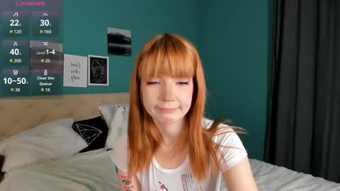 Snapshot of lina_blueeyed chatting on October 3, 9:17 am Lina blueeyed GMT3 1100-1700 Mon Wed Thu Sat Sun online show from October 3, 9:17 am