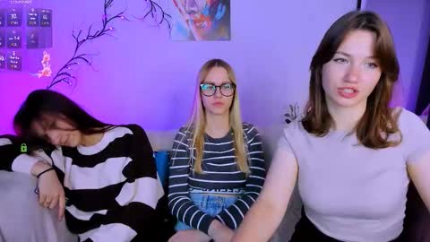 Snapshot of lina_fox12 chatting on October 1, 12:49 am lina_fox12 online show from October 1, 12:49 am