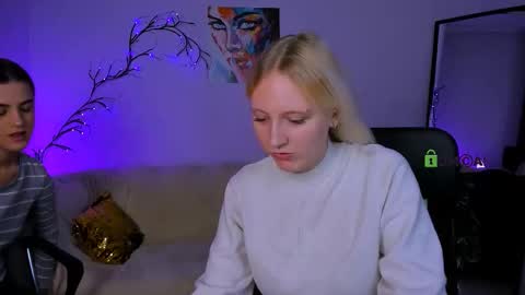 Snapshot of lina_fox12 chatting on October 2, 1:29 pm lina_fox12 online show from October 2, 1:29 pm