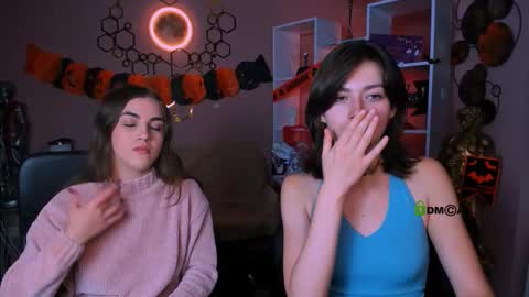 Snapshot of lina_fox12 chatting on October 27, 1:15 pm lina_fox12 online show from October 27, 1:15 pm