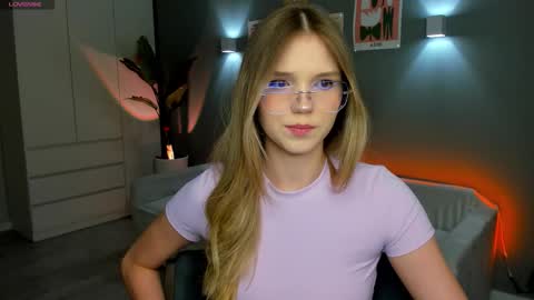 Lina online show from February 1, 1:20 pm