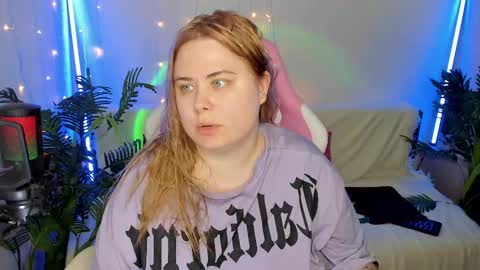 Snapshot of lina_linx chatting on January 24, 10:19 pm lina_linx online show from January 24, 10:19 pm