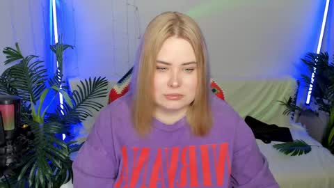 Snapshot of lina_linx chatting on February 11, 6:44 pm lina_linx online show from February 11, 6:44 pm