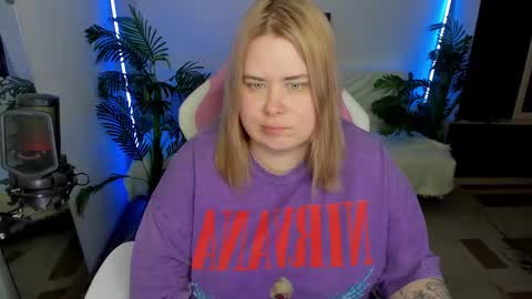 Snapshot of lina_linx chatting on February 16, 9:38 pm lina_linx online show from February 16, 9:38 pm
