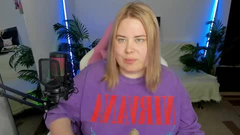 Snapshot of lina_linx chatting on February 17, 6:59 pm lina_linx online show from February 17, 6:59 pm