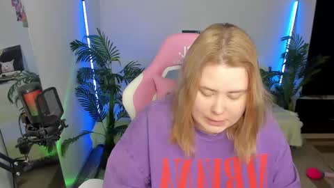 Snapshot of lina_linx chatting on February 19, 10:20 pm lina_linx online show from February 19, 10:20 pm