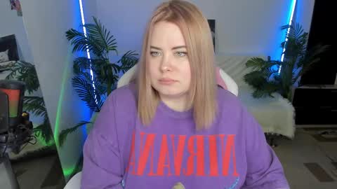 Snapshot of lina_linx chatting on February 22, 9:37 pm lina_linx online show from February 22, 9:37 pm