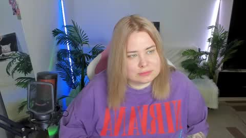 Snapshot of lina_linx chatting on February 24, 6:47 pm lina_linx online show from February 24, 6:47 pm
