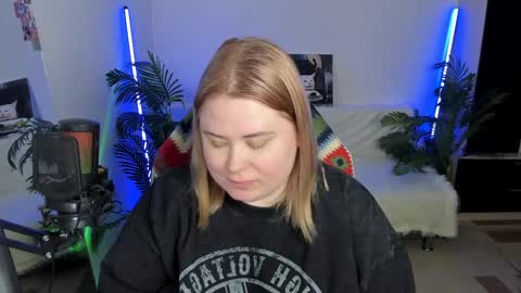 Snapshot of lina_linx chatting on February 25, 10:39 pm lina_linx online show from February 25, 10:39 pm