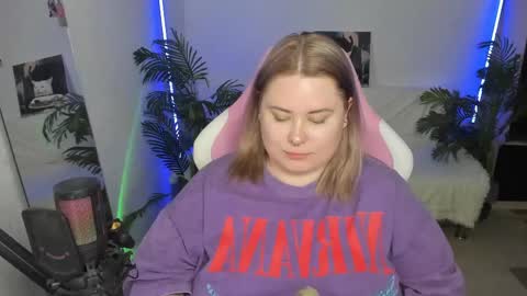 Snapshot of lina_linx chatting on March 5, 9:37 pm lina_linx online show from March 5, 9:37 pm
