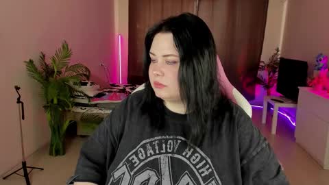 Snapshot of lina_linx chatting on September 15, 6:57 am lina_linx online show from September 15, 6:57 am