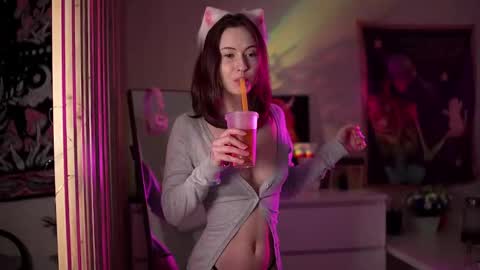 Lina -  online show from February 21, 4:13 am