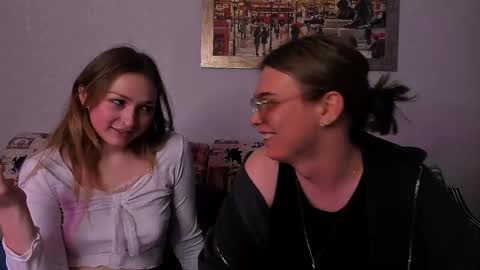 Snapshot of lina_nik chatting on October 17, 7:38 pm lina_nik online show from October 17, 7:38 pm