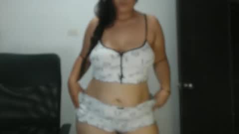iiisabella online show from April 29, 2:10 pm