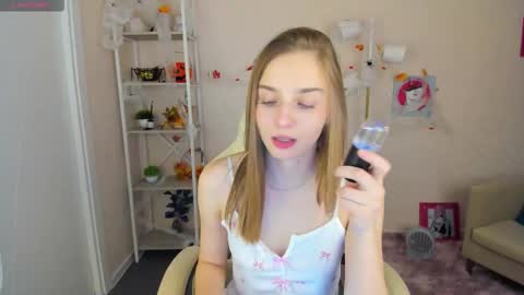 Snapshot of lina_reeds chatting on October 26, 9:04 am LINA online show from October 26, 9:04 am