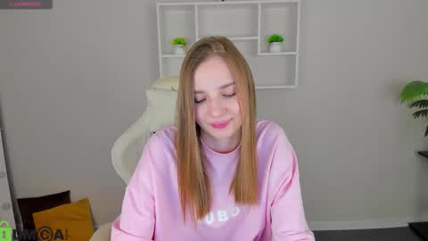 Snapshot of lina_reeds chatting on November 1, 6:04 am LINA online show from November 1, 6:04 am