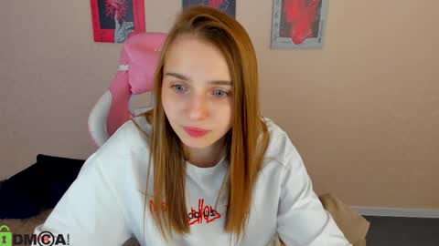 Snapshot of lina_reeds chatting on December 2, 1:11 am LINA online show from December 2, 1:11 am