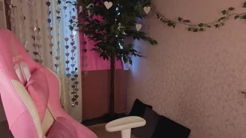 Snapshot of lina_reeds chatting on March 26, 1:11 am LINA online show from March 26, 1:11 am