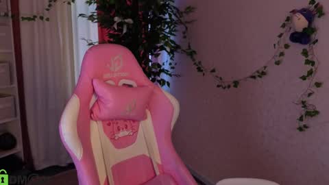 LINA online show from April 29, 1:21 am