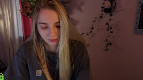LINA online show from May 4, 1:12 am