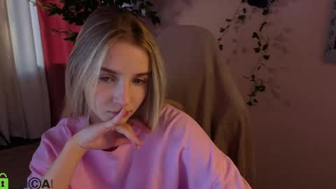 LINA online show from May 5, 1:24 am