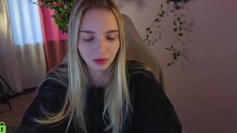 LINA online show from May 15, 2:29 am