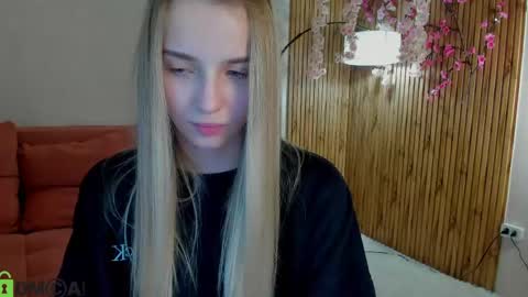 LINA online show from May 20, 1:12 am