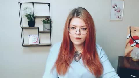 Snapshot of lina_ri chatting on October 18, 7:53 am lina_ri online show from October 18, 7:53 am