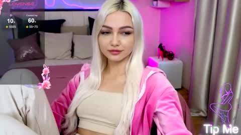 I am Lina online show from October 15, 7:41 am