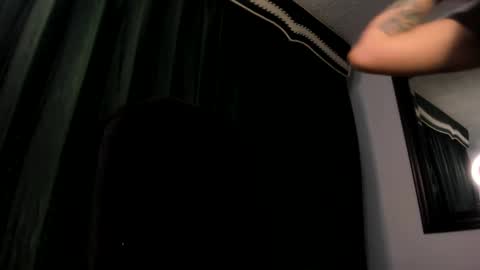 Snapshot of linaresjesica chatting on February 6, 11:13 am Jessi Freelance Model online show from February 6, 11:13 am