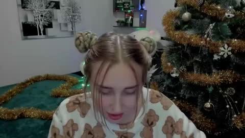 Lina online show from December 18, 7:41 pm