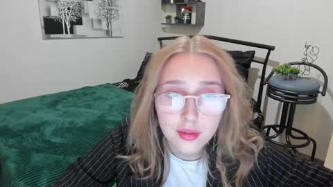 Lina online show from January 24, 9:05 pm