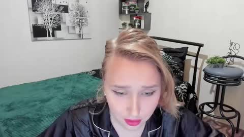 Lina online show from February 1, 8:37 pm