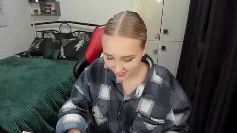 Lina online show from September 18, 9:39 pm