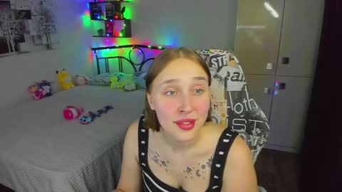 Lina online show from June 1, 9:16 pm