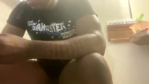 Snapshot of lincolnlongdick chatting on December 19, 2:57 pm Richie Rich online show from December 19, 2:57 pm