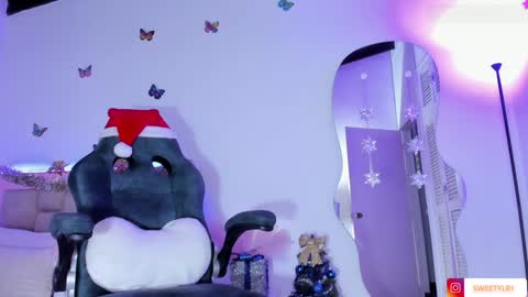 Lincy Rios  online show from December 4, 7:12 pm