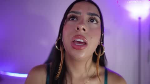Lincy Rios  online show from May 15, 2:13 pm