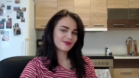 Snapshot of linda_aa chatting on October 7, 2:58 pm Linda online show from October 7, 2:58 pm