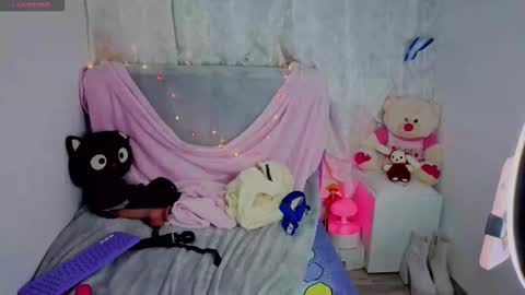 Snapshot of linda_bellucci374516 chatting on March 29, 2:11 am Linda online show from March 29, 2:11 am