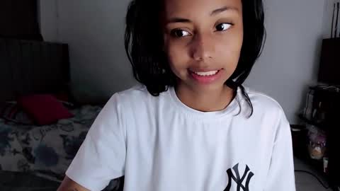 Snapshot of linda_brown_1 chatting on February 13, 1:29 pm linda brown online show from February 13, 1:29 pm